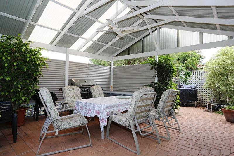 בסלטון Jacaranda Guest House מראה חיצוני תמונה